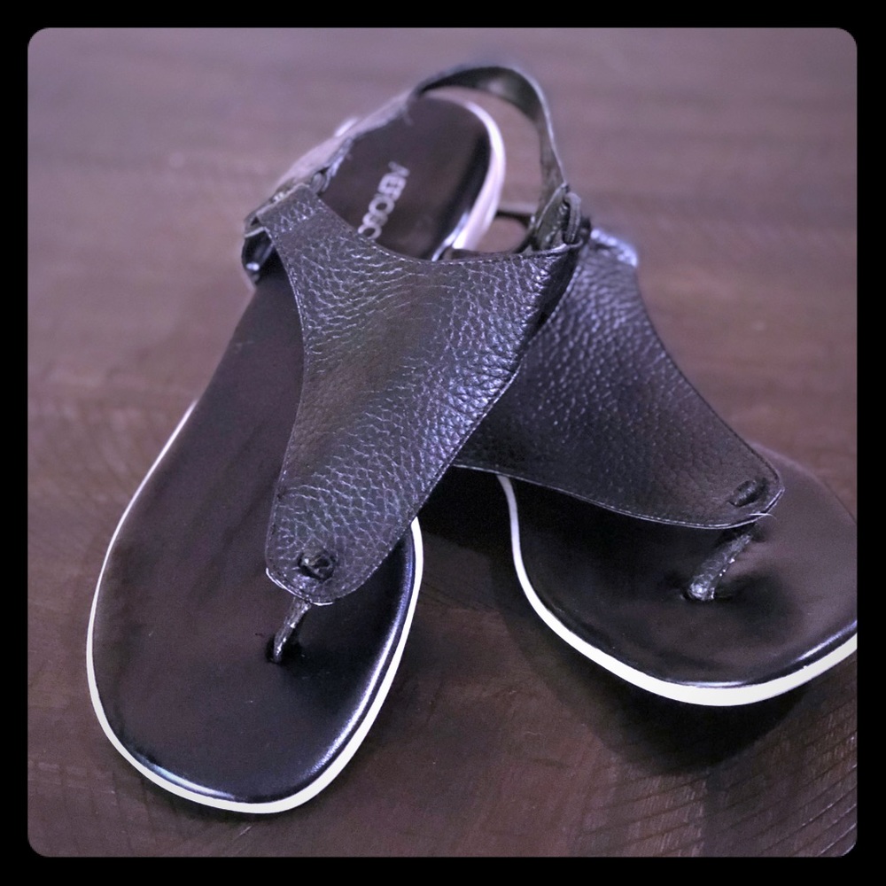 Aerosols (sneaker like) t-strap flip flop